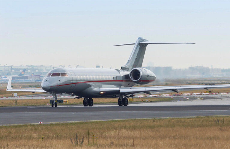 bombardier luxury jet private charter