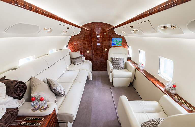 challenger 850 luxury jet private charter